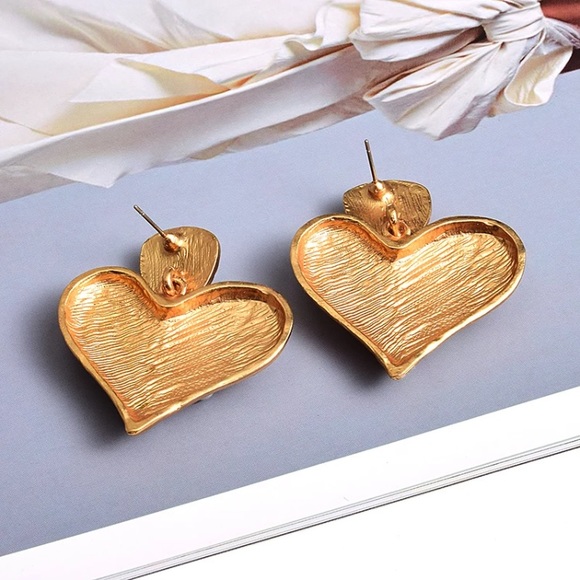 Big Heart Gold Tone Pearl Earrings - Picture 3 of 5